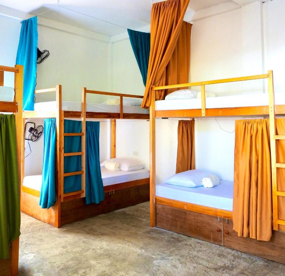 Three Little Birds Surf Hostel General Luna  Buitenkant foto