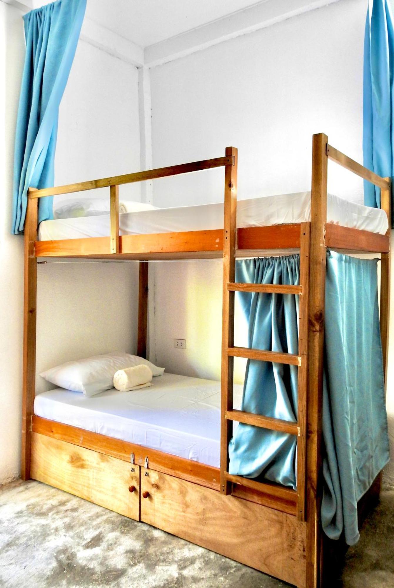 Three Little Birds Surf Hostel General Luna  Kamer foto