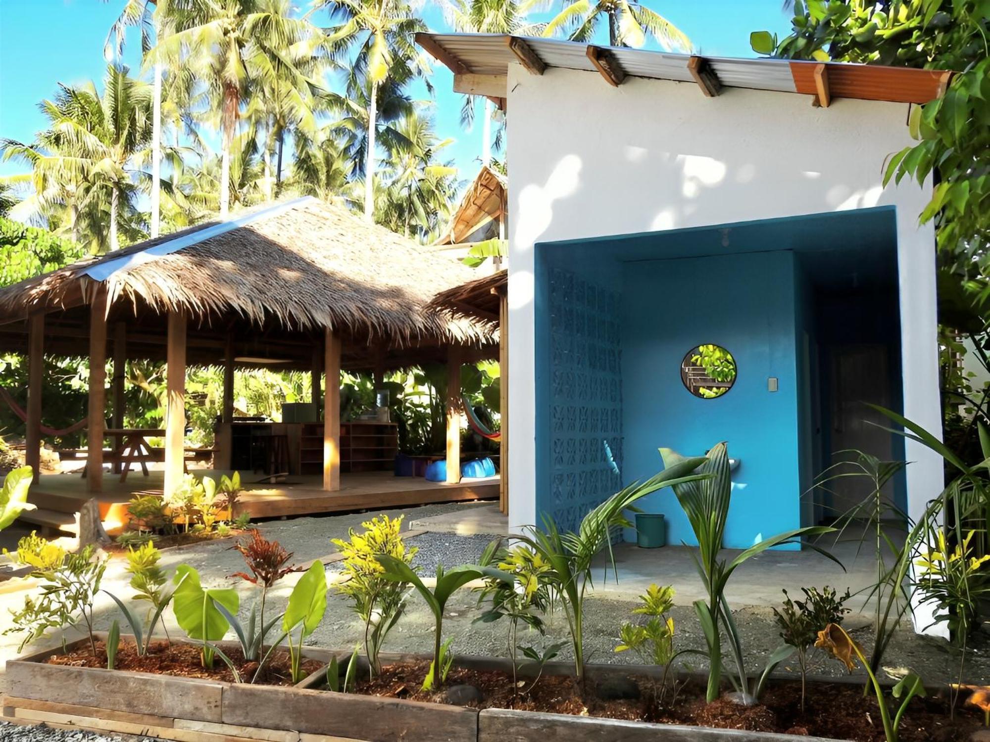 Three Little Birds Surf Hostel General Luna  Buitenkant foto